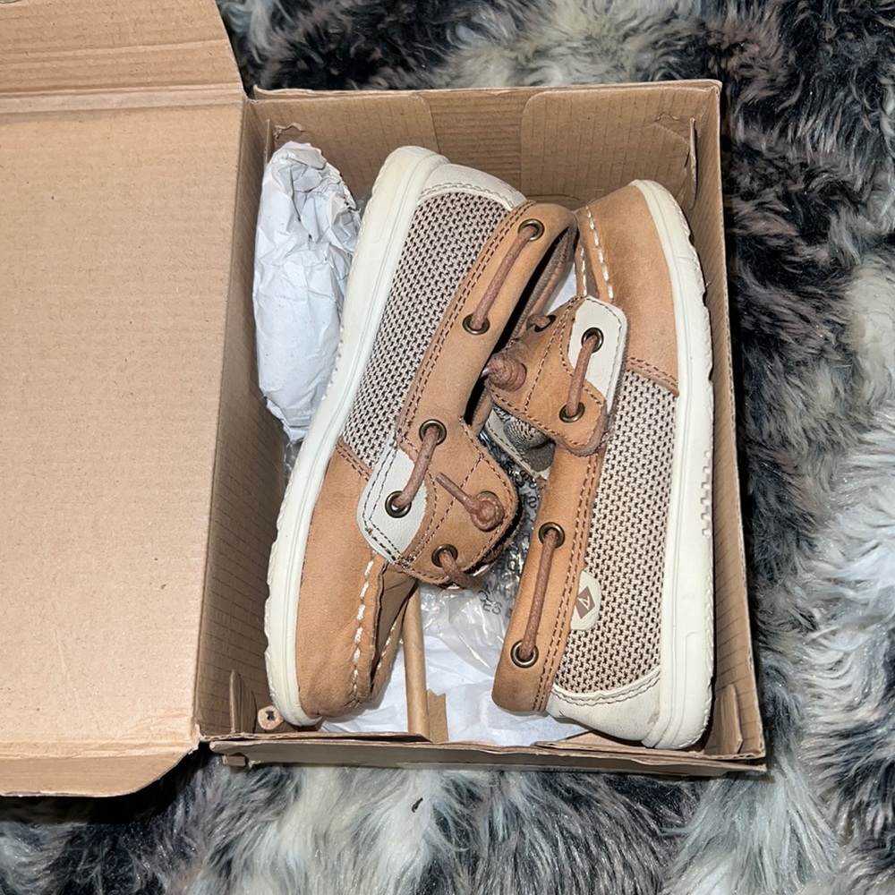 Sperry shoresiders